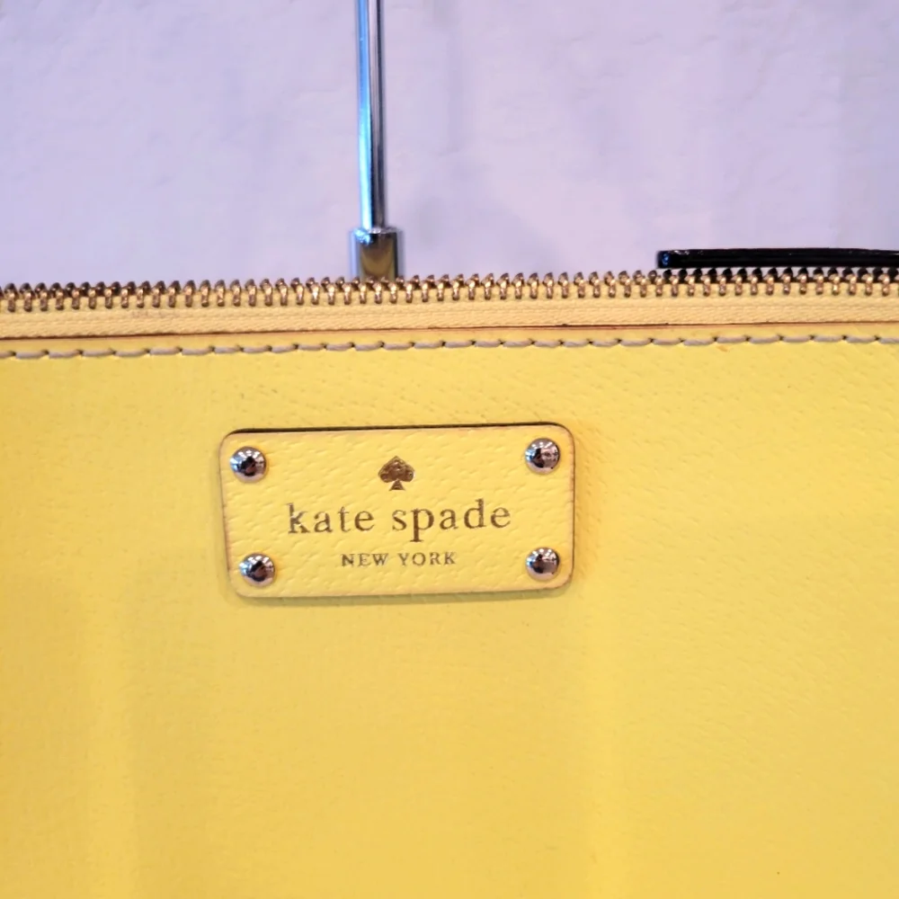 KATE SPADE NEW YORK NEON YELLOW BYRD WELLESLEY SHOULDER BAG
